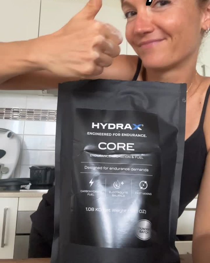 Athlete giving a thumbs up with HYDRAX CORE